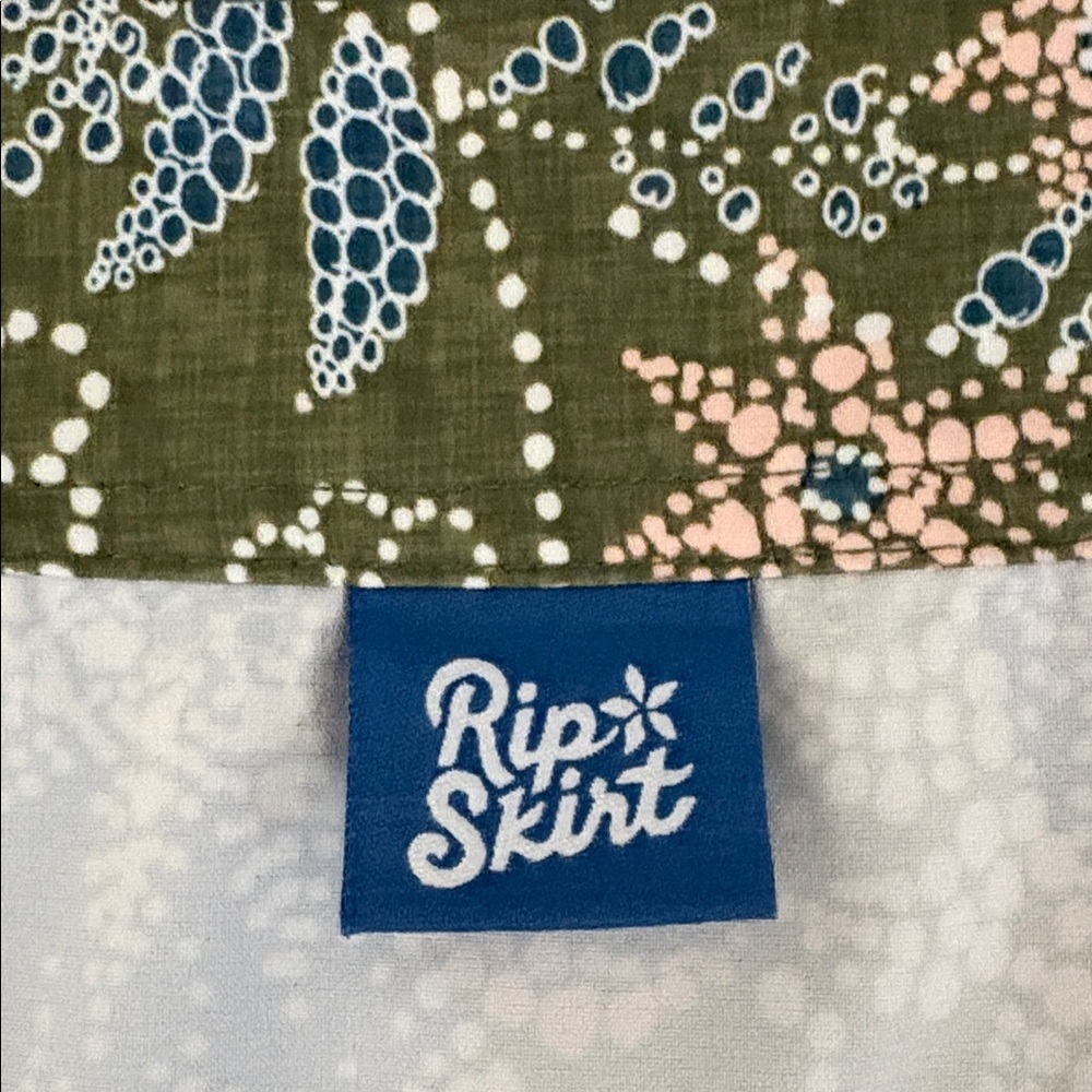 Ripskirt Hawaii Olive Floral Wrap Skirt Size Large - Picture 7 of 11